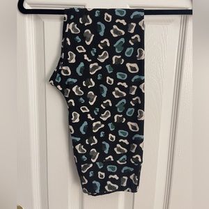 LuLaRoe OS Leggings.  Turquoise/White/Black Leopard Print